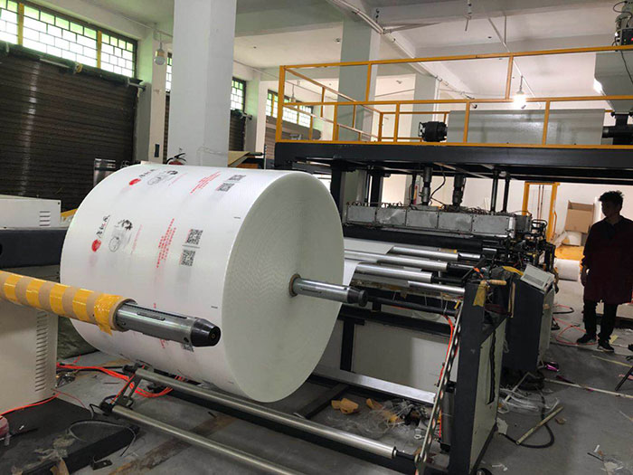 聚乙烯氣泡膜機(jī) 新型全自動高速復(fù)合多層氣泡膜機(jī)組 緩沖PE氣泡膜02