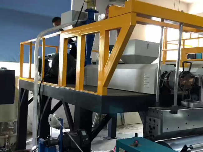 溫州纏繞膜機專業(yè)制造商利盛機械